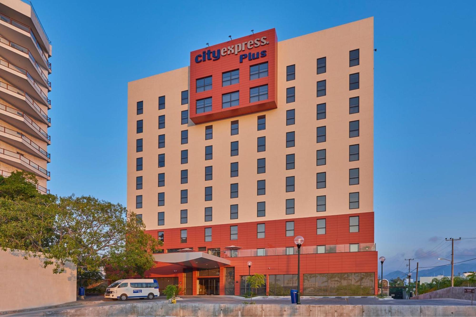 City Express Plus By Marriott פוארטו ואלארטה מראה חיצוני תמונה